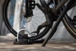 Détail de la serrure Abus XPlus sur la chaîne CityChain 1010.