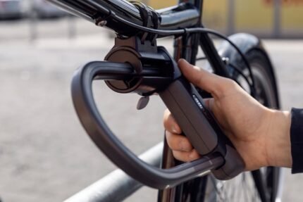 Antivol Abus Granit XPlus 540 fixé sur un cadre de vélo.