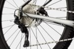 Détail de l'axe arrière Boost sur le Cannondale Trail SE 4.