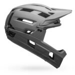 Casque Bell Super Air R avec caméra GoPro installée sur le support.