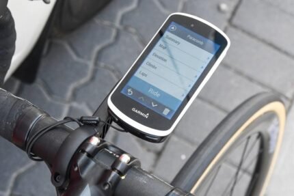 Compteur GPS Garmin Edge 1030 Plus avec cartographie Europe.