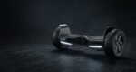 Plateforme large et pédales de l'hoverboard EPIKGO All-Terrain.