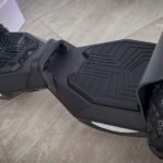 Hoverboard Swagtron T6 noir avec pneus 10 pouces massifs.