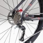 Zoom sur l'amortisseur arrière X-Fusion du Rockrider ST 540 S.