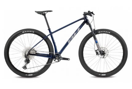 Vélo électrique VTT robuste avec moteur central, batterie rechargeable longue durée et suspension avant pour parcours tout-terrain