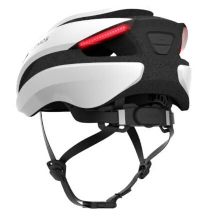 Casque Lumos Ultra allumé montrant ses LED avant et arrière.