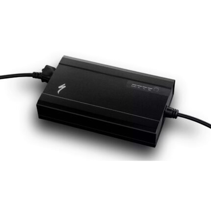 Chargeur Specialized Turbo 3.1 Smart EU noir avec son câble secteur.
