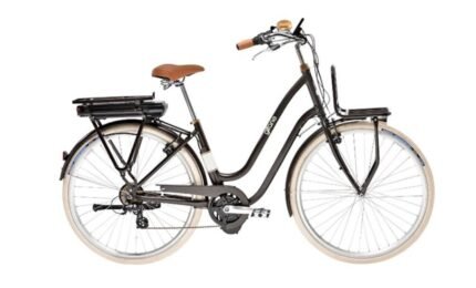 Vélo électrique Gitane Classique au style rétro bleu ciel.