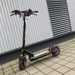 Kugoo Kirin M4 Pro noire équipée de son siège et pneus cross.