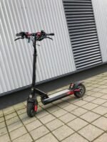 Kugoo Kirin M4 Pro noire équipée de son siège et pneus cross.