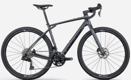 Vélo Gravel haut de gamme Lapierre Crosshill CF 7.0 Di2 coloris carbone et bronze.