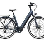 Vélo électrique urbain O2feel iSwan 5 city boost blanc.