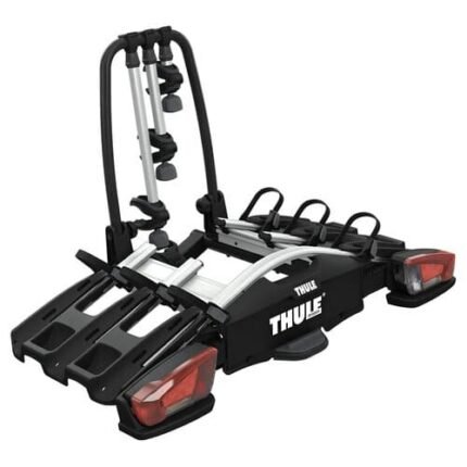 Porte-vélos sur attelage Thule VeloCompact F chargé avec 3 vélos.