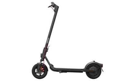 Segway Ninebot F2 Pro E II noire avec suspension avant visible.