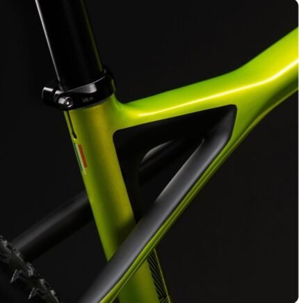 VTT compétition Lapierre Prorace CF profil sportif noir.