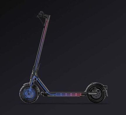 Xiaomi Electric Scooter 4 Pro noire montrant son large plateau.