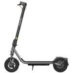 Xiaomi Electric Scooter 6 Lite grise pliée pour le transport.