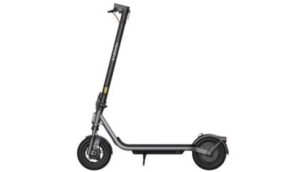Xiaomi Electric Scooter 6 Lite grise pliée pour le transport.